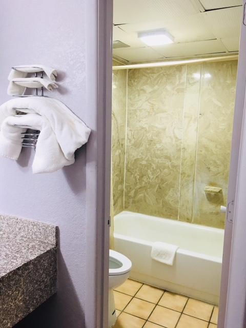 Fulton Inn Lodge West Екстер'єр фото